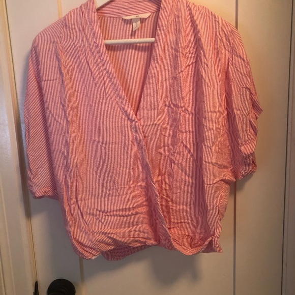 Seer sucker red and white blouse - Picture 3 of 4